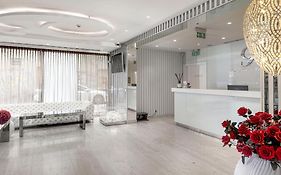 Hotel 9